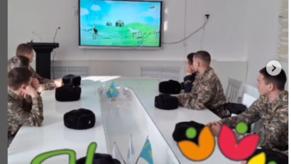 Әр дүйсенбінің алғашқы сабағы - сынып сағаты.