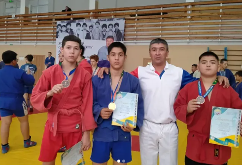 Ұлдар арасында самбодан қалалық ашық турнир